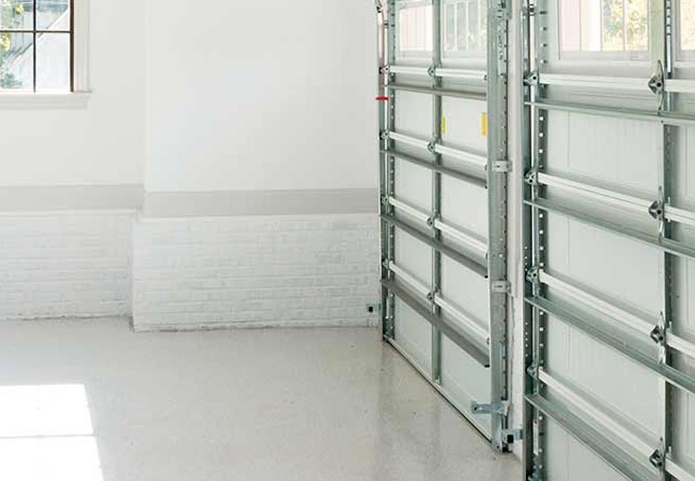 ᐅ Garage laten opruimen? Alle info & kosten 2024 van uitbesteden!